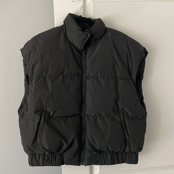 Nasty Gal Puffer Vest - Picture 5 of 7